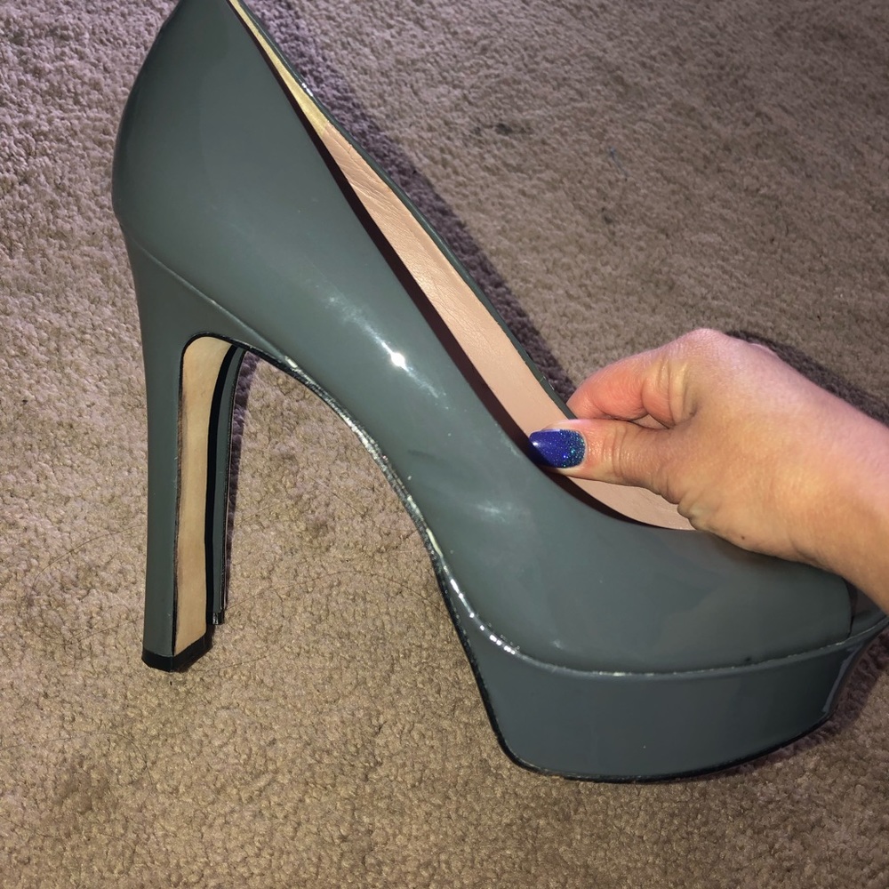 Heels - Picture 3 of 3